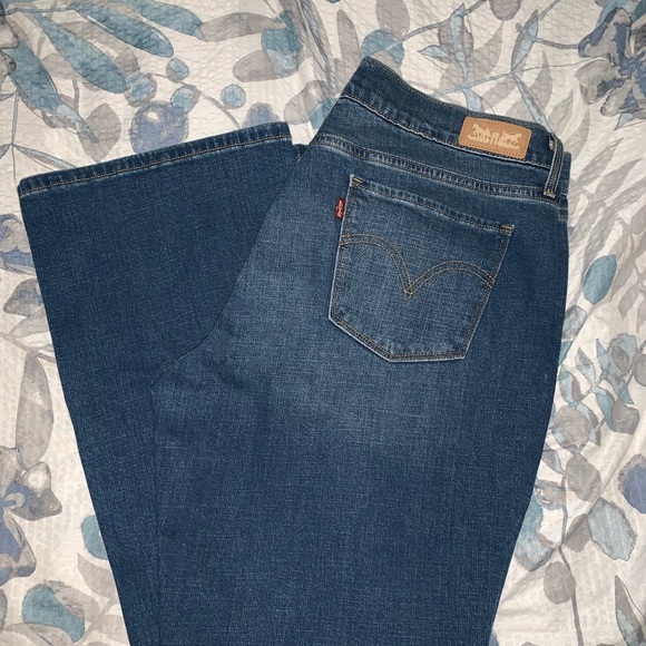 🎉 2 for $20 🎉 515 Levi jeans - Picture 3 of 3